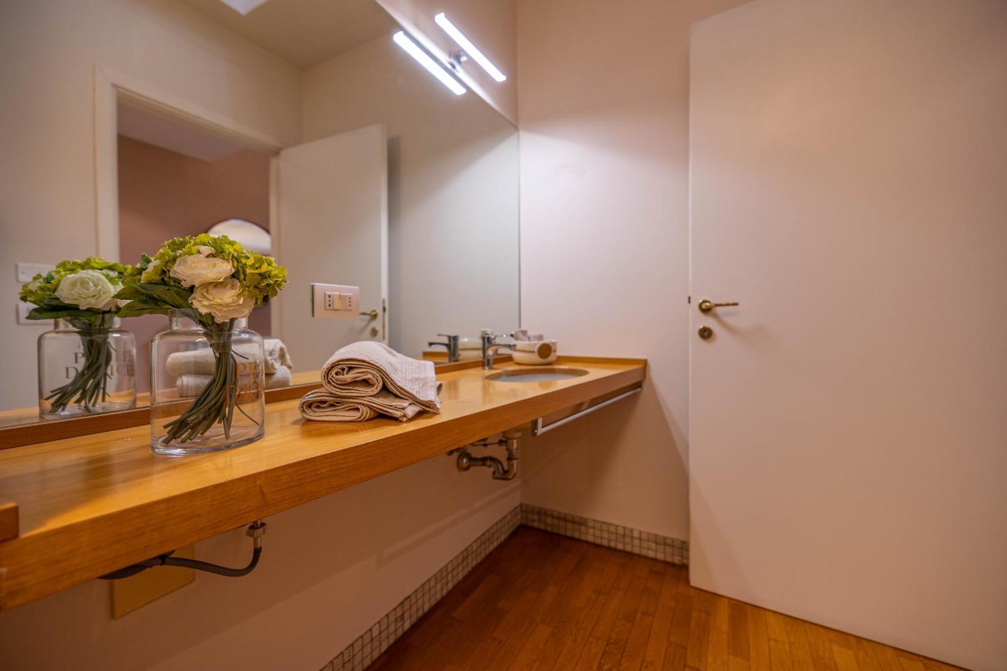 Comforthouse Luxury Vacancy Ravenna Luaran gambar